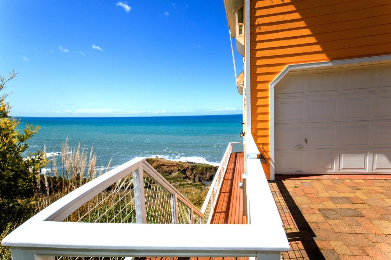 Amazing Oceanview 2 Bedroom Oceanfront! By Oceanviewhottubs Shelter Cove, Ca Tesla Ev Station Экстерьер фото