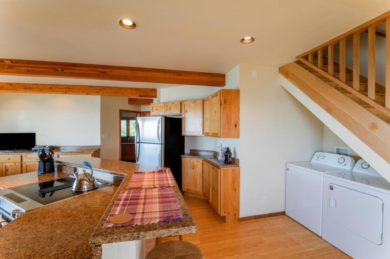 Amazing Oceanview 2 Bedroom Oceanfront! By Oceanviewhottubs Shelter Cove, Ca Tesla Ev Station Экстерьер фото