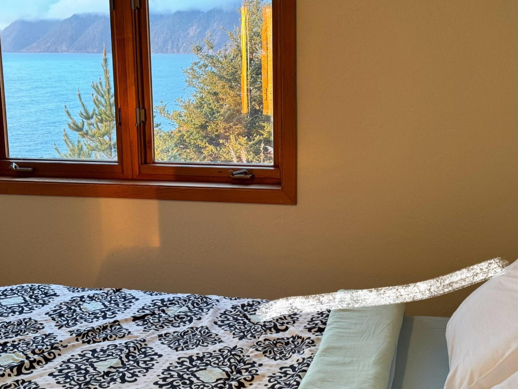 Amazing Oceanview 2 Bedroom Oceanfront! By Oceanviewhottubs Shelter Cove, Ca Tesla Ev Station Экстерьер фото